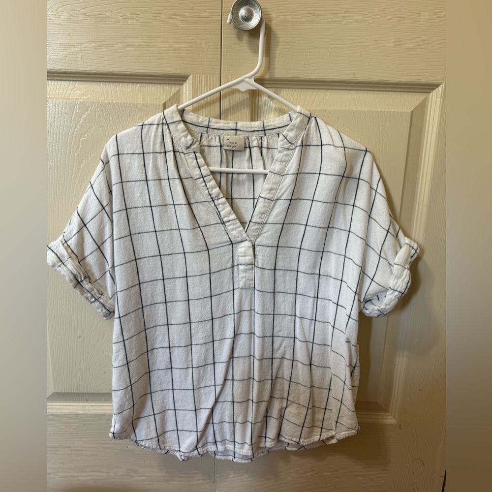 White and black a new day stripe shirt size small